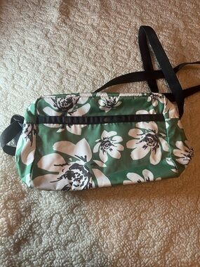 LeSportsac Green Floral Crossbody Bag Lightweight Nylon Travel Purse